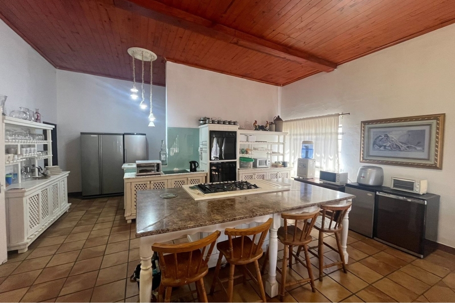 6 Bedroom Property for Sale in Cannonville Eastern Cape